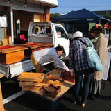 川南（宮崎県）軽トラ市に火鉢を出店しました。